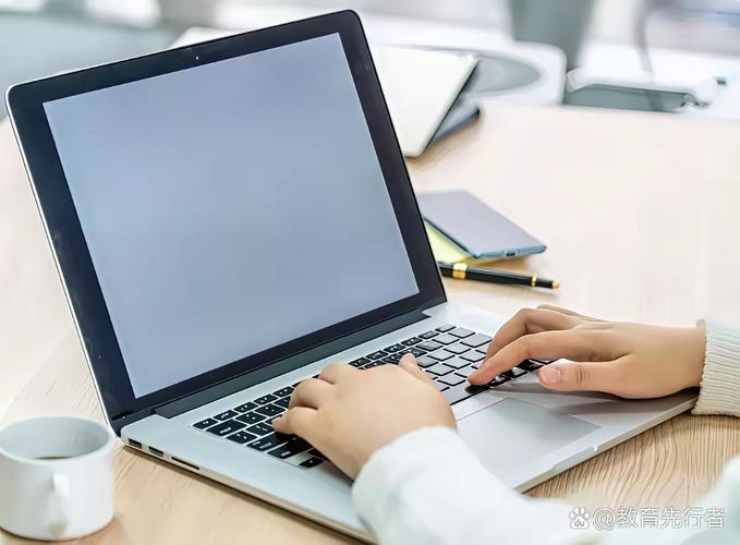 计算机科学与技术 就业广阔、薪资优厚，考公与教育软件开发双通道解析
